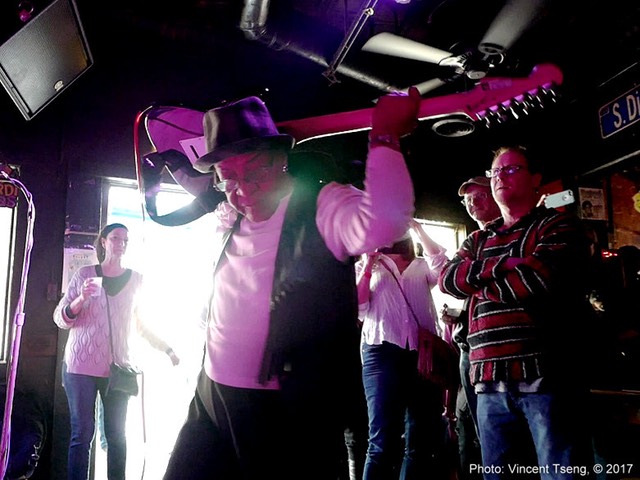 BeverlyWatkins_bkGtr170318